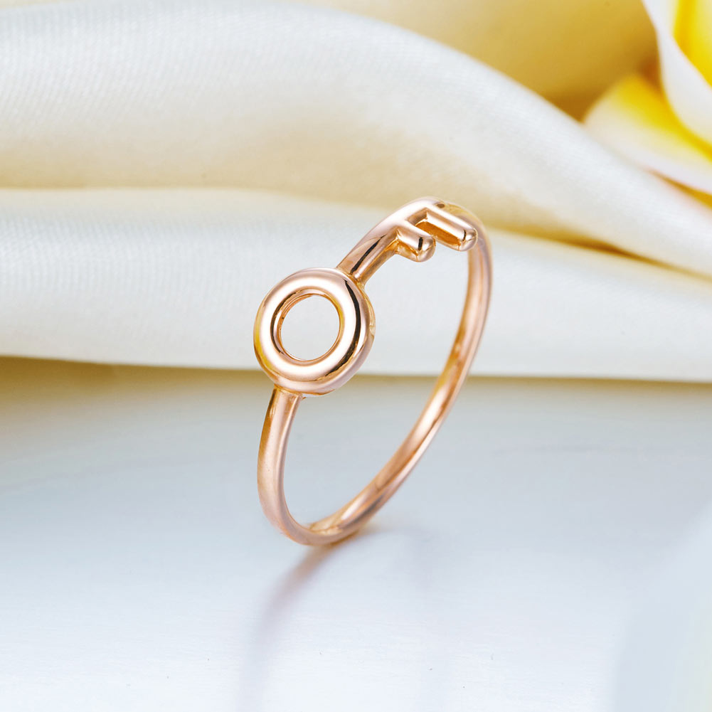 18K 玫瑰金戒指 鎖匙 時尚優雅 - 精品珠寶